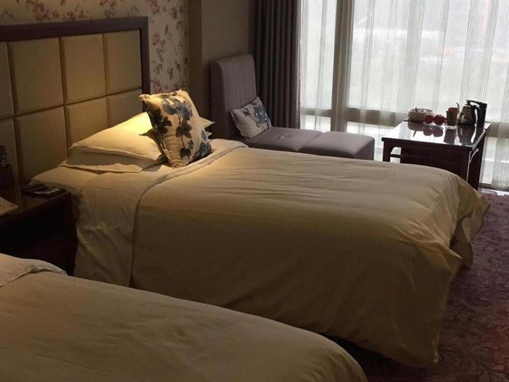 New Friendship Hotel Luoyang  Exteriör bild