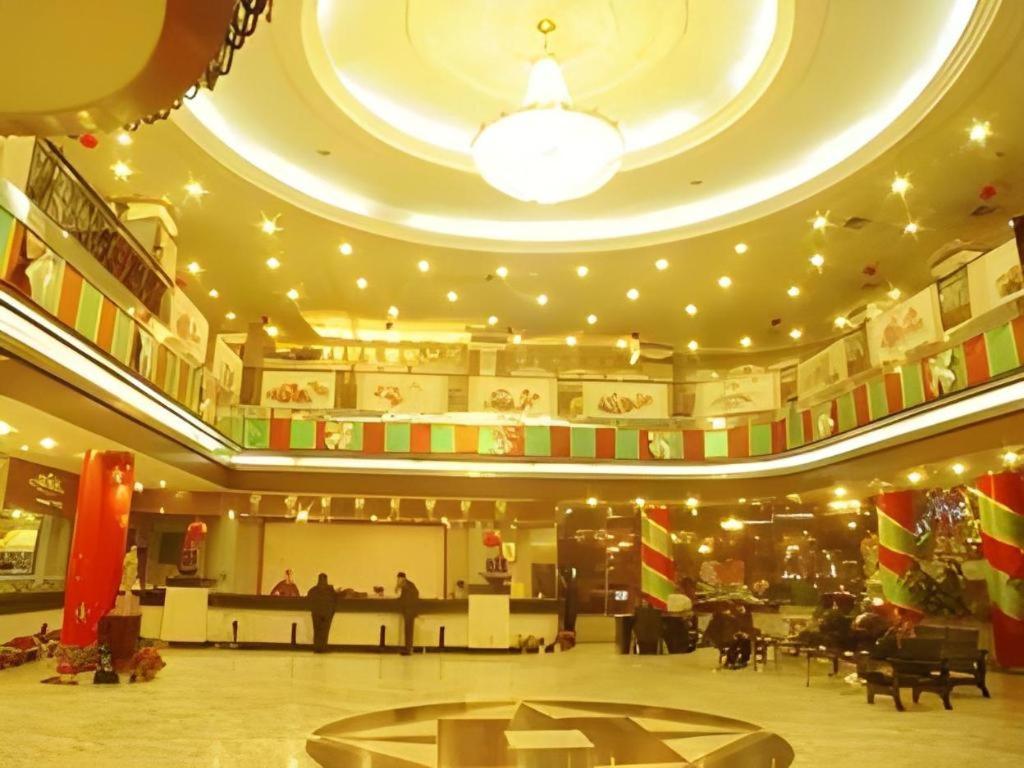 New Friendship Hotel Luoyang  Exteriör bild