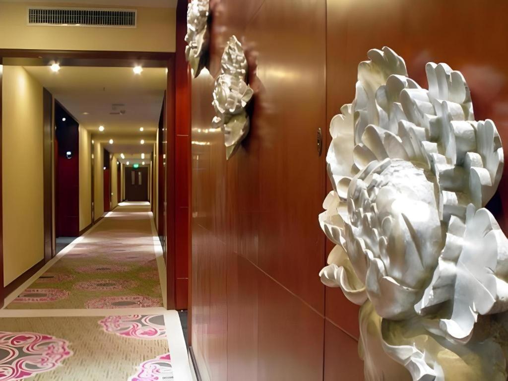 New Friendship Hotel Luoyang  Exteriör bild