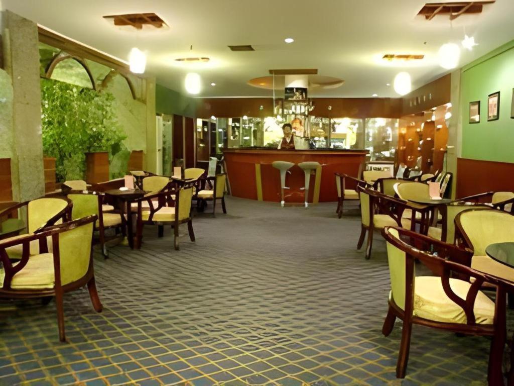 New Friendship Hotel Luoyang  Exteriör bild