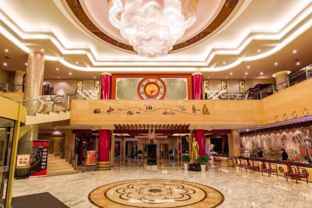 New Friendship Hotel Luoyang  Exteriör bild